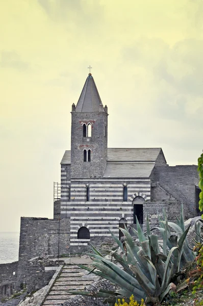 Kerk van Portovenere, Ligurië, Italië — Stockfoto