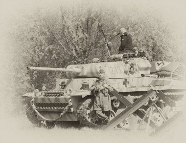 WW2 Alman ordusu askerleri ve tiger tankı