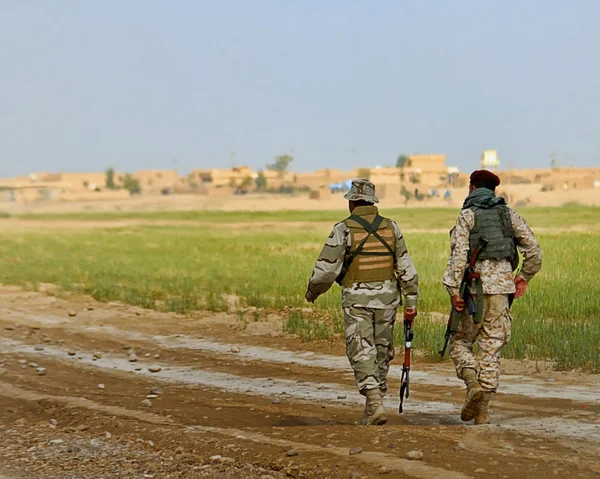 Иракские солдаты — стоковое фото