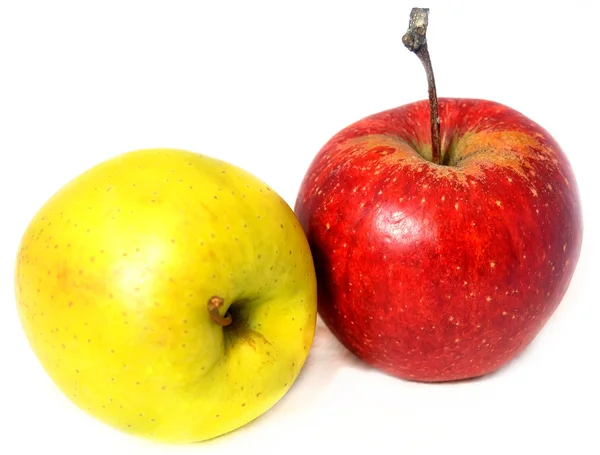 Kırmızı ve sarı elma beyaz arkaplanda izole edilmiş — Stok fotoğraf