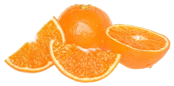 Mandarinenscheiben isoliert. — Stockfoto