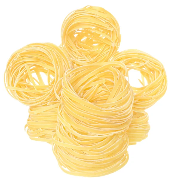 Heap macaroni geïsoleerd. — Stockfoto