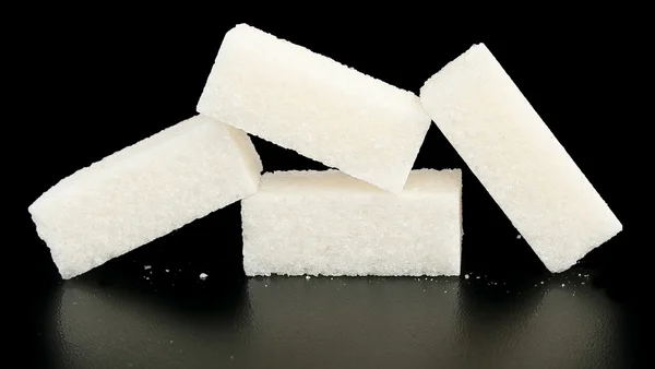 Bryła cukru na białym tle — Zdjęcie stockowe