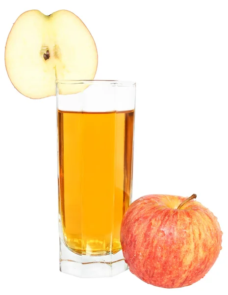 Bicchiere con succo e mele su sfondo bianco . — Foto Stock