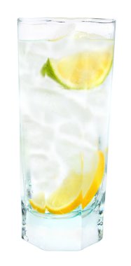 limonata ve buz küpü ile cam