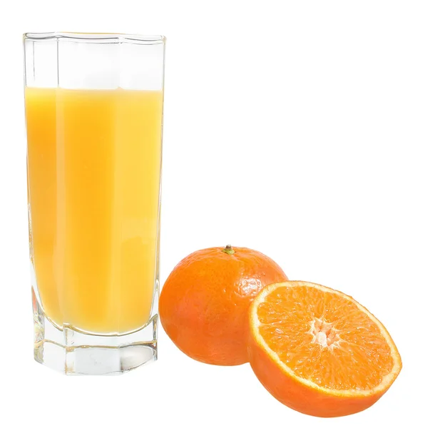 Sklo mandarinkový džus s mandarinkový řez — Stock fotografie
