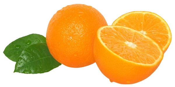 Oranje deel in tweeën met bladeren — Stockfoto