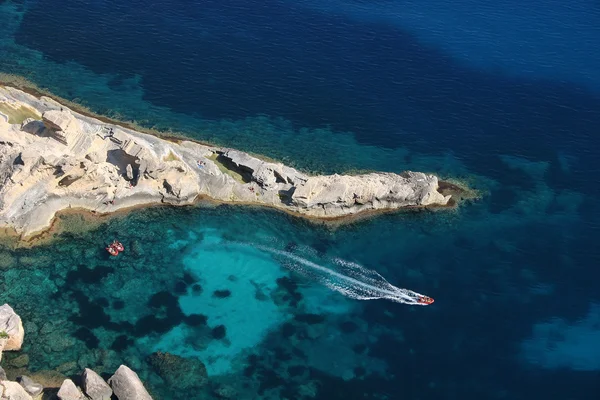 Água azul-turquesa na ilha de Ibiza, Espanha Imagens De Bancos De Imagens Sem Royalties