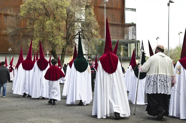 Heilige Woche, die traditionellen Prozessionen auf den Straßen, — Stockfoto