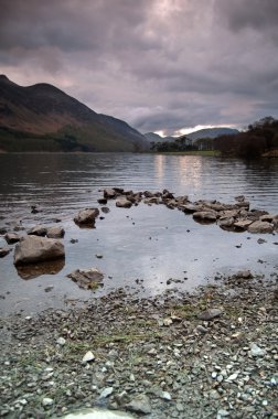 buttermere göl ve dağ manzarası