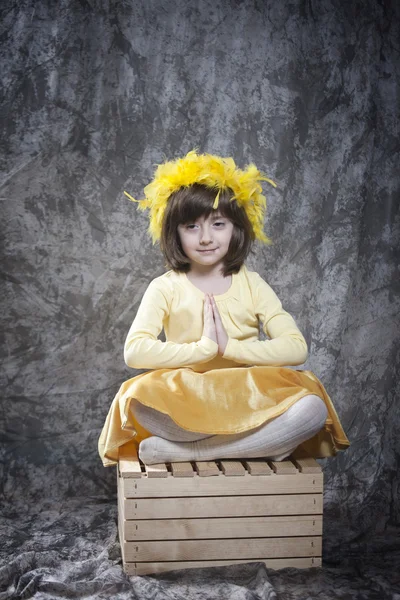 Kız meditasyon — Stok fotoğraf