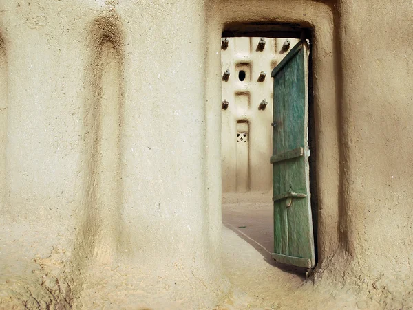 Giriş kapısı çamur cami dogon Köyü — Stok fotoğraf