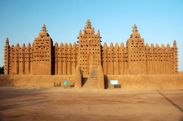 Vista frontal de la mezquita de barro de Djenne Fotos de stock