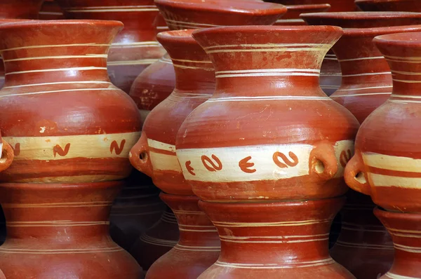 Horizontal de la poterie traditionnelle au Mali Images De Stock Libres De Droits