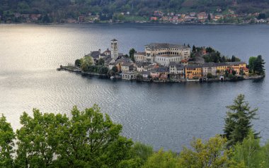 San giulio Adası