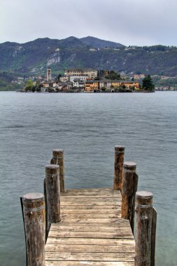 San giulio Adası iskelesinden