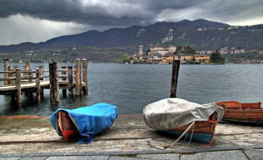 san giulio üzerinde siyah gökyüzü