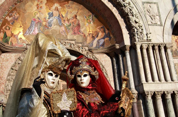 两个优雅的威尼斯面具 — 图库照片