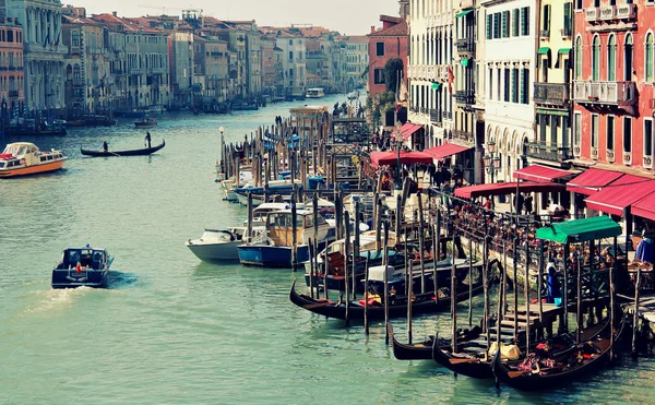 Большой канал в Венеции с моста Риальто — стоковое фото
