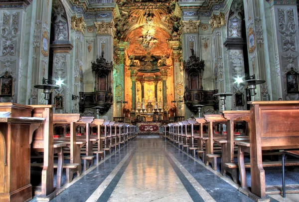 Nawy Kościoła, oświetlony — Zdjęcie stockowe