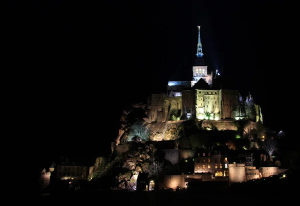 Mont saint michel på natten — Stockfoto