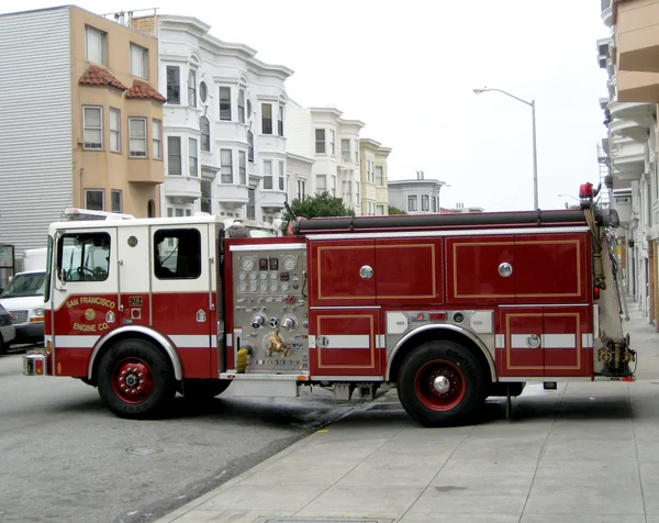 载重汽车 pompier 旧金山 — 图库照片#