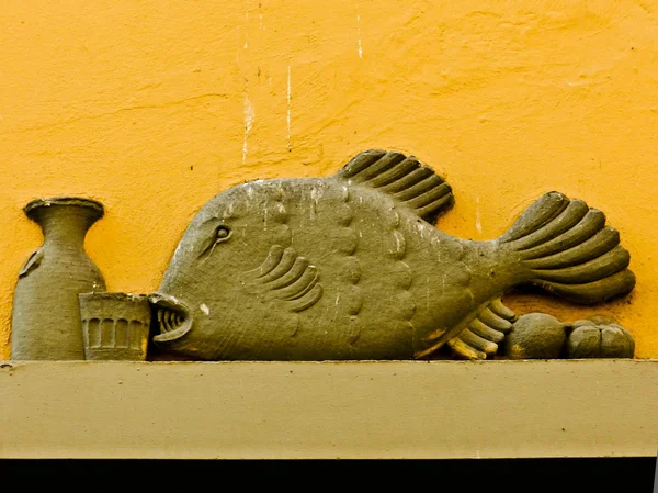 Ryby dekorace portál Itálie Florencie — Stock fotografie