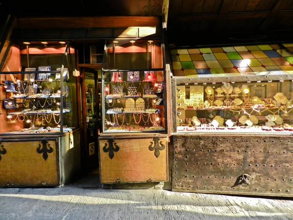 Gold merchants jeweler Florence Italy — Stock Photo, Image