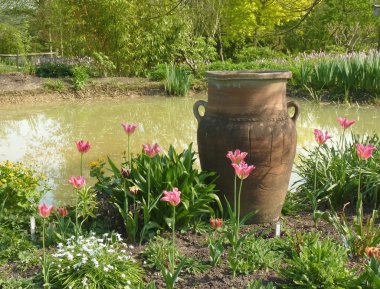 Garden pot with flowers clipart