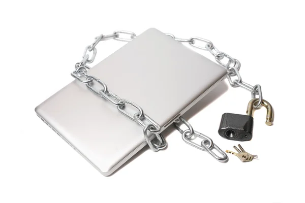 Otworzyć zamek metalowy łańcuch i laptopa — Zdjęcie stockowe