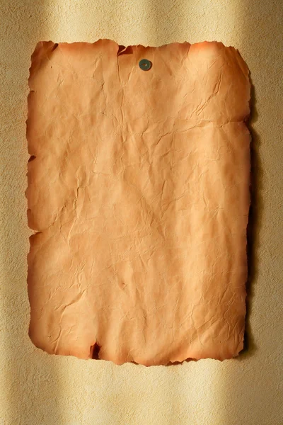 Starý papír na zeď s světelné skvrny — Stock fotografie