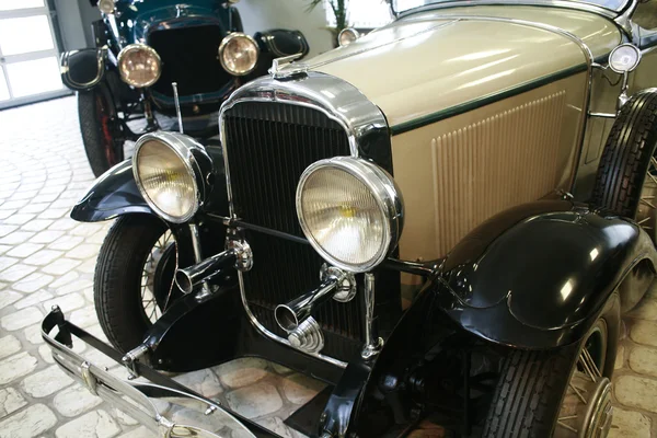 Park antik güzel arabalar — Stok fotoğraf