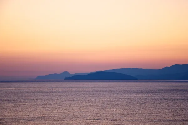 Ανατολή του ηλίου πάνω από την Κρήτη. — Φωτογραφία Αρχείου
