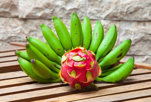 Тропические фрукты — стоковое фото
