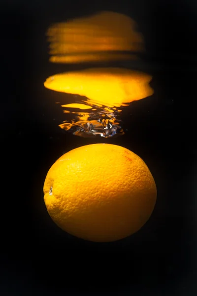 Riflessione arancione — Foto Stock