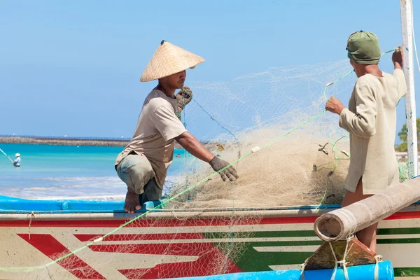 Balinese fishermen — Stock Photo, Image