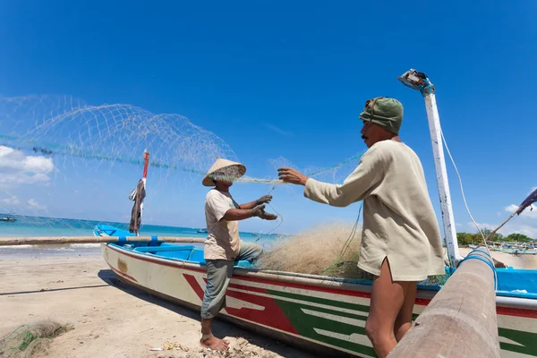 Balinese fishermen — Stock Photo, Image