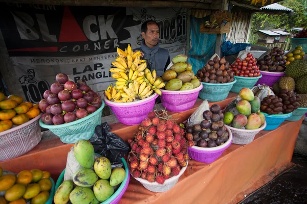 Vendedor de frutas — Foto de Stock
