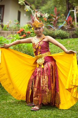 Balinese dancer clipart