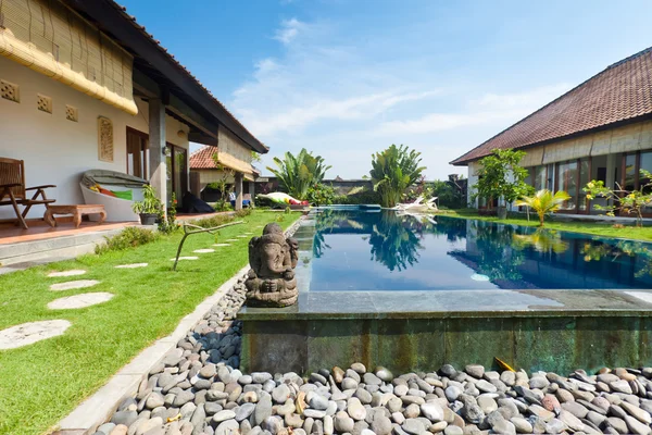 Luxury villa — Stock Photo, Image