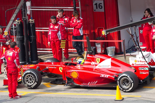 Felipe Massa se detuvo en la línea de boxes - Test Days Barcelona Imágenes de stock libres de derechos