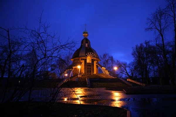 Kaplica "chrzest Jezusa" w nocy — Zdjęcie stockowe