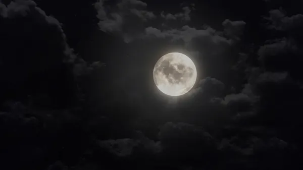 Księżyc na nocnym niebie — Zdjęcie stockowe