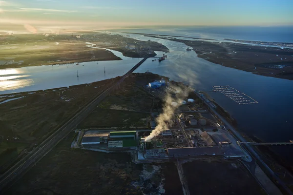 Vista aérea das instalações industriais em Huelva — Fotografia de Stock