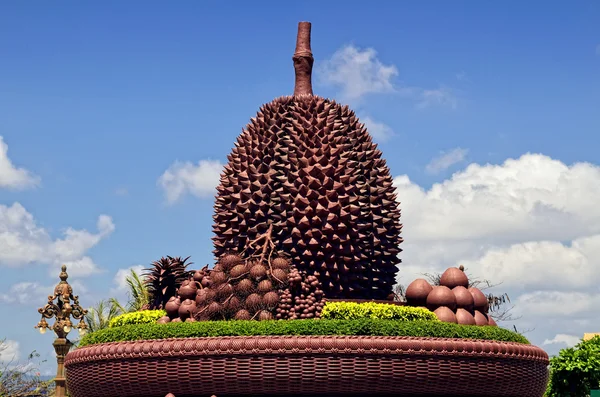 Durian kruhový objezd na kampot - Kambodža — Stock fotografie