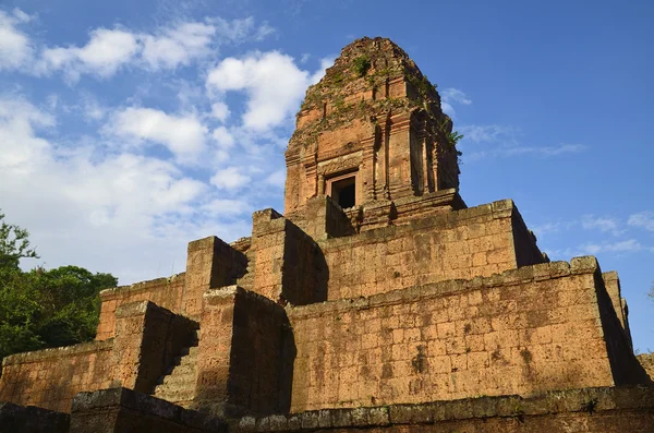 Phnom bakheng hinduistický chrám v Kambodže angkor — Stock fotografie