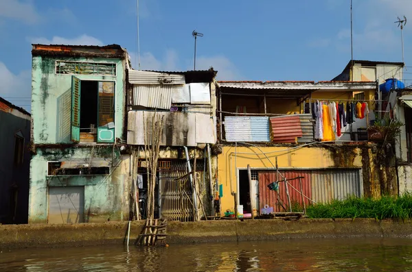 Бедный красочный дом в дельте Меконга Стоковое Фото