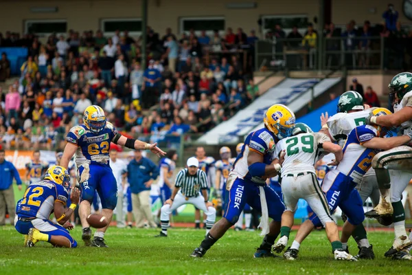 Giants vs. Dragons — Stock Photo, Image