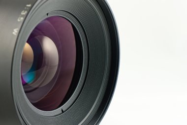 bir orta format fotoğraf makinesinin ön lens yakın çekim