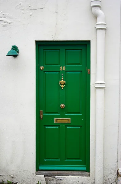 Zelené přední dveře — Stock fotografie